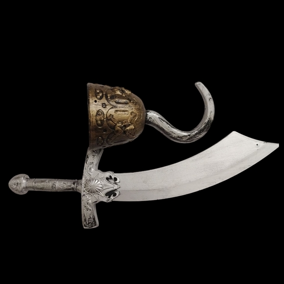 Gymboree Pirate Skull Vampire Cloak Cape Youth M/L (7-12) BONUS Toy Hook & Sword - Picture 13 of 16